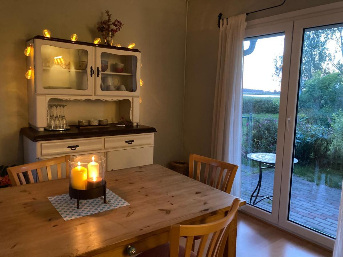 Ferienhaus am Wasser im Grünen Zecherin Exterior foto