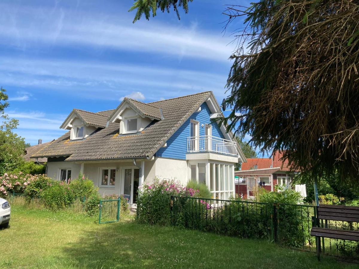Ferienhaus am Wasser im Grünen Zecherin Exterior foto