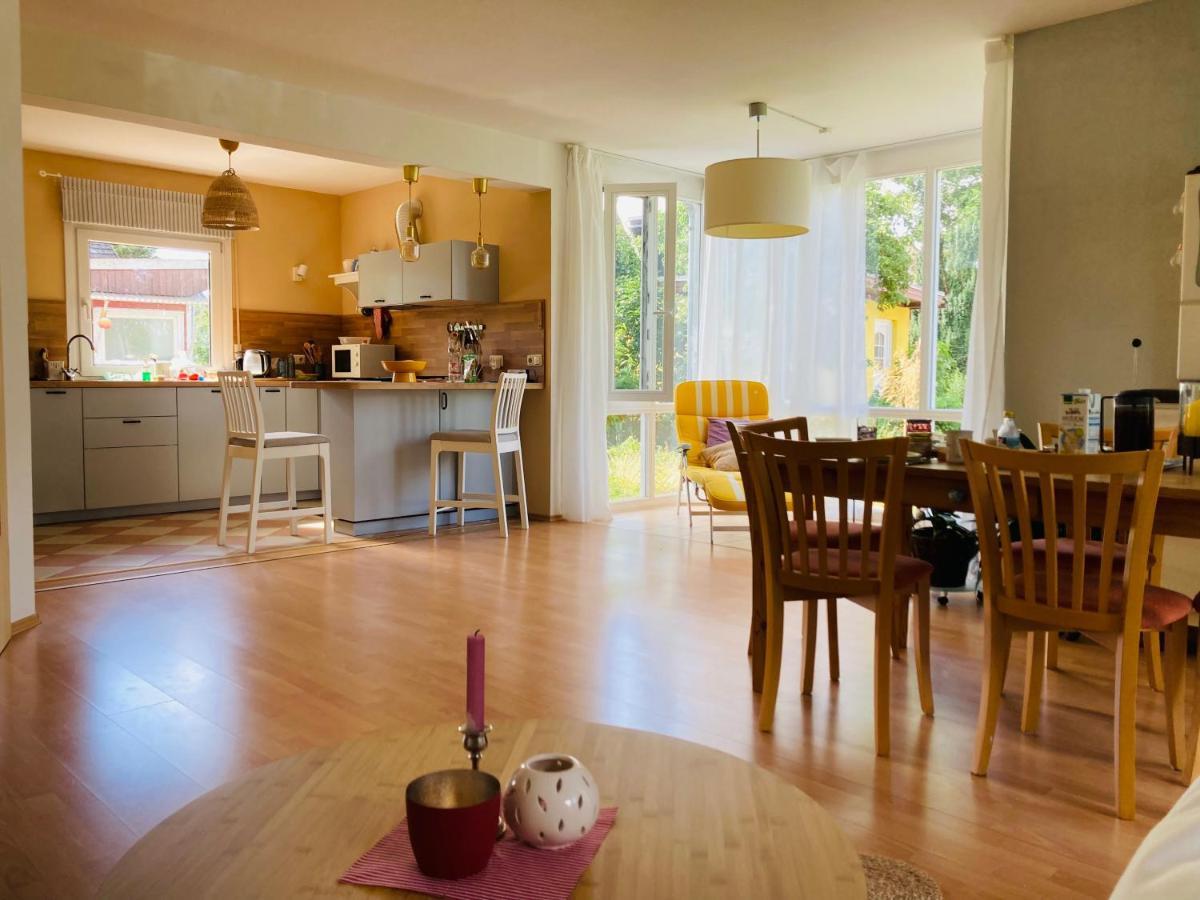 Ferienhaus am Wasser im Grünen Zecherin Exterior foto